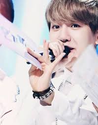 Jungkook answered that he uses the downy adorable fabric softener,. Exo Baekhyun His Fingers Are The Prettiest I Ve Ever Seen 3