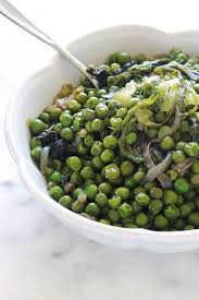 Petits Pois A La Francaise Recette Plat Rapide Recette Recette Plat Rapide Recette De Plat Recette Petit Pois