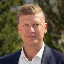 Yesterday marks the start of a new chapter in my life, as I start a new  role in Novo Nordisk as a director in the internal consulting unit. Part of  me is