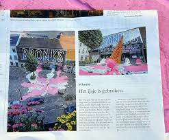 De afmeting van de muur. Bronks Theater Voor Jong Publiek