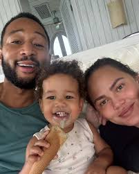 chrissy teigen (@chrissyteigen) • Instagram photos and videos