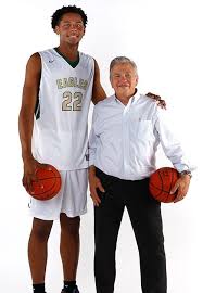 Livraison en 48/72h avec colissimo. Looking Up At Desoto High School All American Basketball Star Marques Bolden