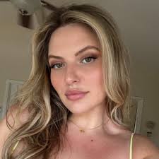 Amy Gallimore (@amygallim0re)