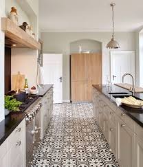 Landhaus Kuche Zemetfliesen 3 Kuche Landhaus Modern Fliesenboden Kuche Landhauskuche