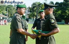 Contoh soal psikotes dan kunci jawabannya terbaru psikotes adalah sebuah tahap ujian yang dipertandingkan untuk meraih posisi tertentu baik itu untuk lulus ditempat kuliah yang diinginkan maupun juga untuk lulus. Persyaratan Bintara Tni Ad Dan Tata Cara Mendaftar 2021 Pilihprofesi