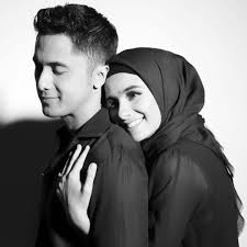 Download now foto wedding hijab romantis elegan gambar kartun muslim. 10 Potret Pasangan Halal Beda Usia 11 Tahun Ini Mesra Bak Anak Muda Lagi Jatuh Cinta Asli Bikin Ngiri