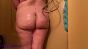 Fat Assed milf Shows off her Soft Curves into Shower 4kPorn.XXX