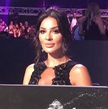 وقد تناول المسلسل قضية ذوو الاحتياجات الخاصة والمُعاناة. Ø¨Ø§Ù„ÙÙŠØ¯ÙŠÙˆ Ø´Ø§Ù‡Ø¯ÙˆØ§ Ù…Ø§Ø°Ø§ ÙØ¹Ù„Øª Ù†Ø§Ø¯ÙŠÙ† Ù†Ø³ÙŠØ¨ Ù†Ø¬ÙŠÙ… ÙÙŠ ÙƒÙˆØ§Ù„ÙŠØ³ Ø­ÙÙ„ ØªØªÙˆÙŠØ¬ Ù…Ù„ÙƒØ© Ø¬Ù…Ø§Ù„ Ù„Ø¨Ù†Ø§Ù† Ø´ÙˆÙƒÙˆÙ„Ø§ ÙˆØ±Ù‚Øµ ÙˆØ£ÙƒØ«Ø± Laha Magazine