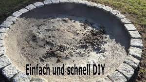 Hinweis bei grillstellen wird das feuer auf der erde entfacht. Feuerstelle Selber Bauen Einfach Und Schnell Diy Youtube