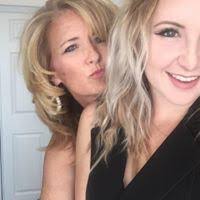 Mari Abrams's Instagram, Twitter & Facebook