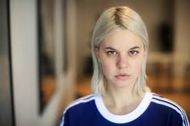 Les chemins de la gloire