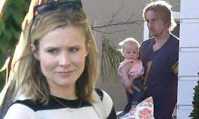 Kristen bell and dax shepard have an unusual relationship with the media. Kristen Bell And Dax Shepard S Daughter Lincoln Looks Cute In Pink Top And Mini Jeans For Birthday Party Daily Mail Online