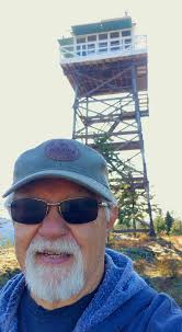 Hiking to Hughes Ridge LO in perfect weather