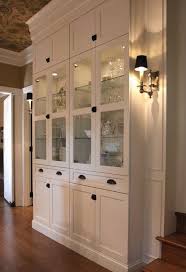 Jeder Kennt Das Billy Bucherregal Von Ikea 16 Schlaue Wege Das Billy Bucherregal Zu Verwenden Diy Bastelideen Built In Cabinets Home Home Decor