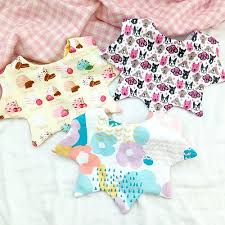 Reversible. 3-piece starfish-shaped bib set. Six-layer gauze bib and saliva  towel (name can be embroidered)