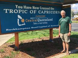 It joins the most southerly points, that is to say, the zones located more to the south terrestrial on which the light of the sun impinges zenith (completely vertical) once a year. Tropic Of Capricorn Through Australia Page 1 Line 17qq Com