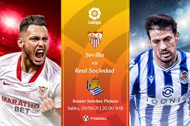 La equipación del sevilla fc es camiseta blanca con algunas pequeños puntos en rojo, como cuello o borde de las mangas y pantalones también blancos. Sevilla Vs Real Sociedad Prediksi Dan Link Live Streaming Vivagoal Com