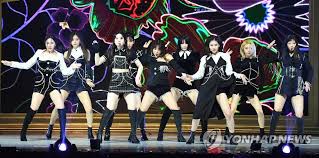 The 30th seoul music awards, organized by sports seoul and broadcast through kbs n and niconico, on january 31, 2021. A Rm Ktch0mgem