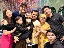 6 Potret Kedekatan Rebecca Klopper dan Keluarga Fadly Faisal, Gala Tak Mau  Lepas - Hot Liputan6.com