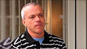 A pesar de sus logros y disciplina que la han llevado a ser campeona de numerosas competencias, algunos aprovecharon su victoria para criticar sus posturas políticas y recordarle una imagen que se tomó hace varios años con jhon jairo velásquez, más conocido como popeye. Defensa Pide Casa Por Carcel De Popeye Por Problemas De Salud