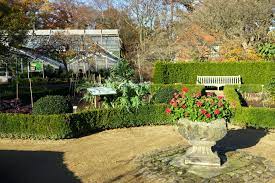 Er wird durch die oker im westen und den bültenweg im osten begrenzt. Datei Botanischer Garten Braunschweig Braunschweig Germany Dsc04326 Jpg Wikipedia