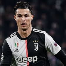 قام قائد منتخب البرتغال كريستيانو رونالدو، بتصرف غريب خلال مؤتمر مباراة منتخب كشفت تقارير صحفية إيطالية، أن لاعب يوفنتوس كريستيانو رونالدو شجع منتخب. ÙƒØ±ÙŠØ³ØªÙŠØ§Ù†Ùˆ Ø±ÙˆÙ†Ø§Ù„Ø¯Ùˆ ÙŠØµØ¨Ø­ Ø£ÙˆÙ„ Ø´Ø®Øµ ÙÙŠ Ø§Ù„Ø¹Ø§Ù„Ù… ÙŠØ­Ø¸Ù‰ Ø¨Ù†ØµÙ Ù…Ù„ÙŠØ§Ø± Ù… ØªØ§Ø¨Ø¹ ÙÙŠ Ø§Ù„ÙØ¶Ø§Ø¡ Ø§Ù„Ø±Ù‚Ù…ÙŠ Ø¯Ø¨ÙŠ Ø¨ÙˆØ³Øª