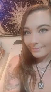 Alyssa Hurst's Instagram, Twitter & Facebook