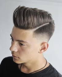 Dessus en avant avec frange crop et côtés undercut. Coupe De Cheveux Homme Tendance 2020 2021 En Quelques Propositions
