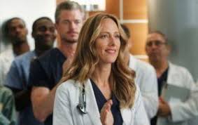 Alex and jo are stuck at home and decide to a sea of patients flood grey sloan memorial after gunfire goes off at a parade. Anatomia Lui Grey ContinuÄƒ Cu Sezonul 15 Un Actor Celebru Se AlÄƒturÄƒ Echipei