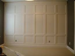 As the name suggests, it appears to be different picture frames stacked together to form a wainscoting. There Are Many Wainscoting Styles Colors And Patterns To Choose From To Match Your Decor Chec Dining Room Wainscoting Wainscoting Styles Wainscoting Bedroom