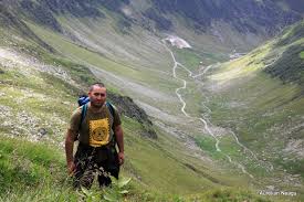 Varful cel mai inalt din romania le plus haut sommet de roumanie. Varful Moldoveanu In 4 Zile 3 Nopti Si 2 Oameni Lumea Lui Neagu