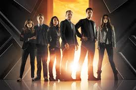 New cast members nick blood and henry simmons join the returning team in the first group promo photo for 'agents of shield' season two. Agents Of Shield Welcomes Back Original Cast Member Ew Com