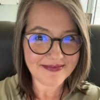 200+ profilů „Pershall“