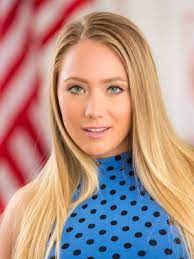 Her first job was teaching dance. A J Applegate Height Weight Size Body Measurements Biography Wiki Age