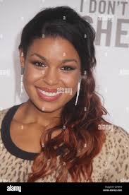 I don't know how she does hi-res stock photography and images