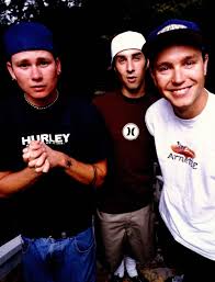 The trio consists of bassist and vocalist mark hoppus, drummer travis barker, and guitarist and vocalist matt skiba (replacing tom delonge who helped found the band and played in it until 2015). Blink 182 Tom Delonge Travis Barker Mark Hoppus I Used To Love Them So Freaking Much Always Will Blink 182 Tom Delonge Travis Barker