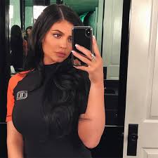 Kylie jenner's instagram is followed by over 132 million people. Kylie Jenner Now Has Her Own Instagram Face Filter For Kylie Cosmetics Buro 24 7