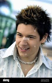OLIVER JAMES, RAISE YOUR VOICE, 2004 Stock Photo