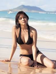 石橋杏奈(26)の最新写真集の水着グラビアエロ画像70枚｜エロ牧場