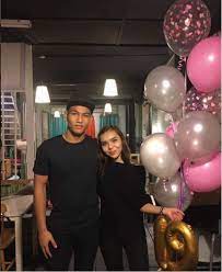 Bu ise malayca isim , isim nadzli bir olduğunu soyadı değil, bir aile ismi ve kişi tarafından sevk edilmelidir verilen ad. Teman Wanita Haziq Jadi Mangsa Buli Siber Semasa Mstar