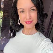 Jackie Deangelo's Instagram, Twitter & Facebook