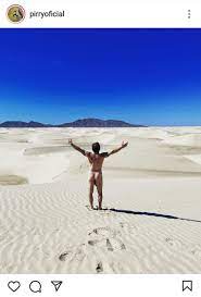 Los mejores memes tras la foto de Pirry desnudo en el desierto 