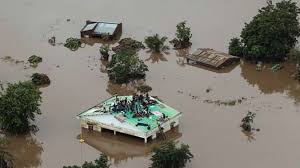 Mozambique has been struck by severe cyclones in the past, including eline in 2000, when 350 people died and 650. Governo De Mocambique Confirma 281 Mortes Por Ciclone Idai Istoe Independente