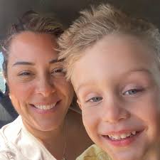 𝔠𝔥𝔯𝔦𝔰 𝔞𝔫𝔤𝔢𝔯