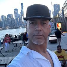 Mario Llamas (@makeoverbymario) • Threads, Say more