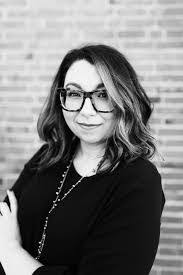 Samantha Deluna's Instagram, Twitter & Facebook