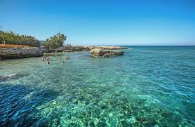 Vacanze In Puglia A Monopoli Le Spiagge Piu Belle A Monopoli La Spiaggia Di Capitolo Perledipuglia Vacanze Vacanze Immagini Di Viaggio Luoghi Di Vacanza