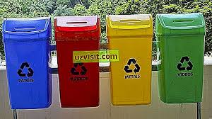Menyediakan tempat kitar semula yang berasingan adalah cara yang baik untuk tetap berada di landasan, tetapi mungkin anda tidak teruja dengan idea untuk mempunyai beberapa tong sampah yang dipamerkan di dapur anda. Kitar Semula