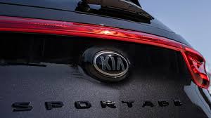 The front and rear skid plates, headlights, foglamps, roof rails. Kia Sportage Kia Deutschland