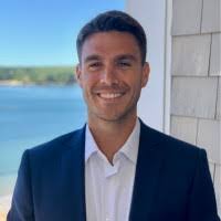 Derik Hovey's Instagram, Twitter & Facebook